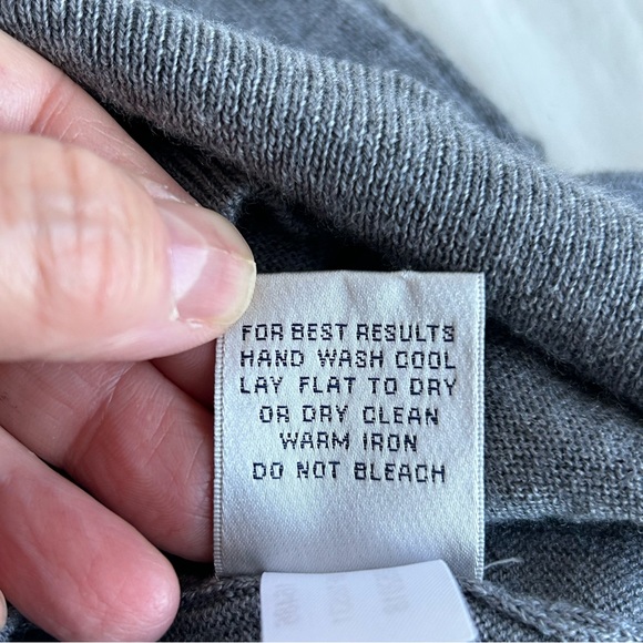 Peter Millar Brandon Dune Golf V-Neck Merino Wool Blend Sweater - Picture 10 of 12